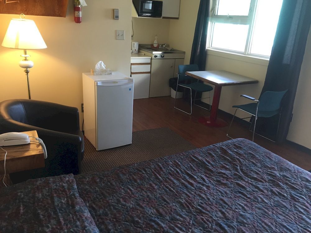 Northern Lites Motel Yellowknife Extérieur photo