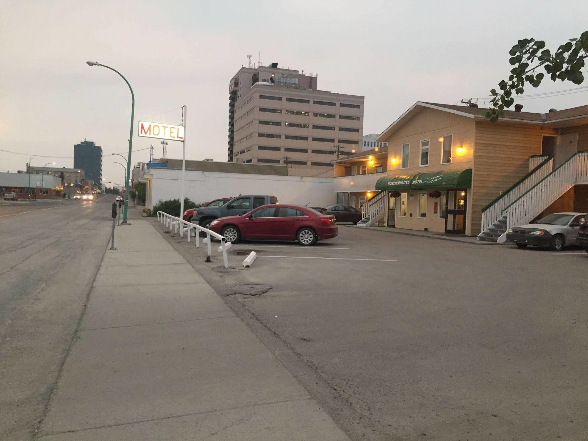 Northern Lites Motel Yellowknife Extérieur photo
